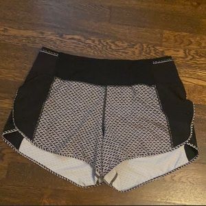Lululemon shorts 4”